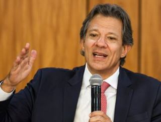 Pé-de-Meia não vai ser interrompido, diz Haddad