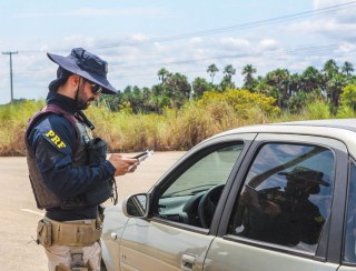 Quase 700 motoristas são autuados por infrações de trânsito no Piauí no fim de semana