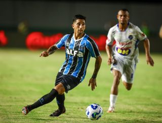 Grêmio bate São Raimundo nos pênaltis e segue na Copa do Brasil