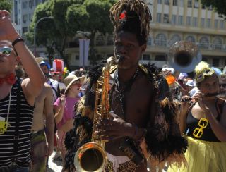 Blocos, bailes e escolas de samba devem reunir 8 milhões no Rio