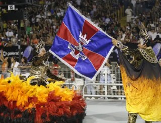 Rosas de Ouro encerra Desfile das Campeãs em São Paulo