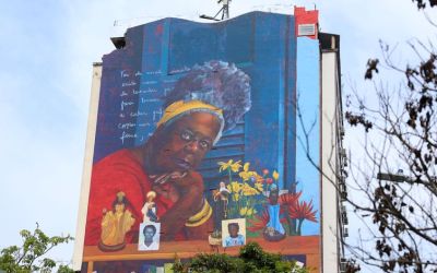 "Flores em vida": Mural gigante homenageia Conceição Evaristo no Rio