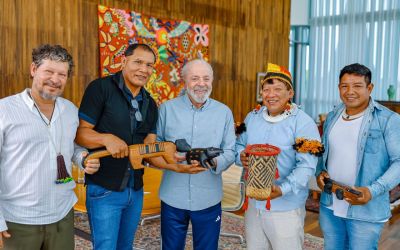 Lula recebe indígenas do Xingu e promete visita ao território