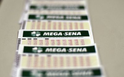 Mega-Sena acumula novamente e pode pagar prêmio de R$ 120 milhões