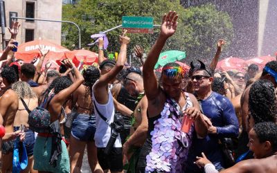 Blocos de rua gratuitos são atração preferida de quem curte carnaval