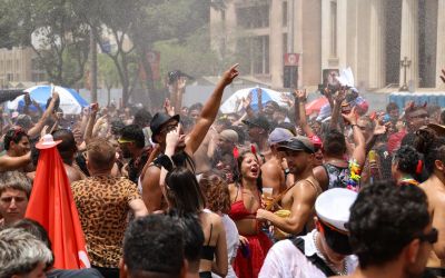 Domingo de blocos no Rio tem Fogo e Paixão e Gigantes da Lira