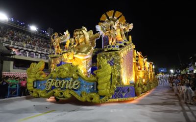 Carnaval carioca começa com desfile da Série Ouro e 22 blocos de rua