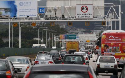 Rodovia Rio-Santos tem trânsito intenso após carnaval